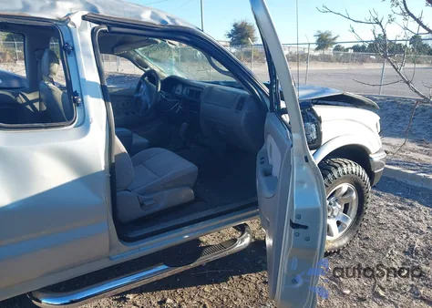 2003 Toyota Tacoma Prerunner V6 z USA, uszkodzony, nr VIN 5TESN92NX3Z270218